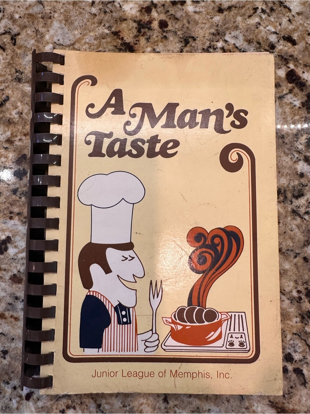 Vtg Junior League of Memphis A Man's Taste Spiral Bound Illustrated Cookbook